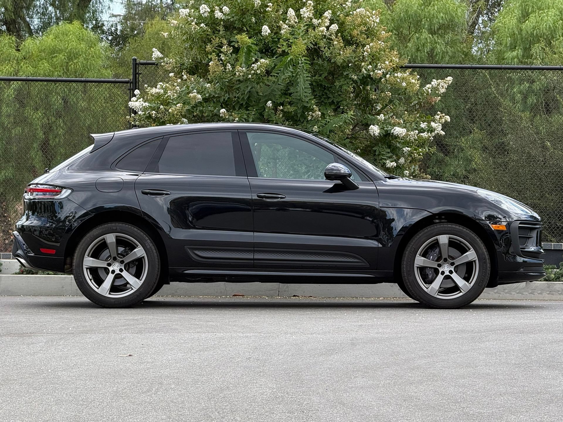 New 2025 Porsche Macan AWD/4WD image 8