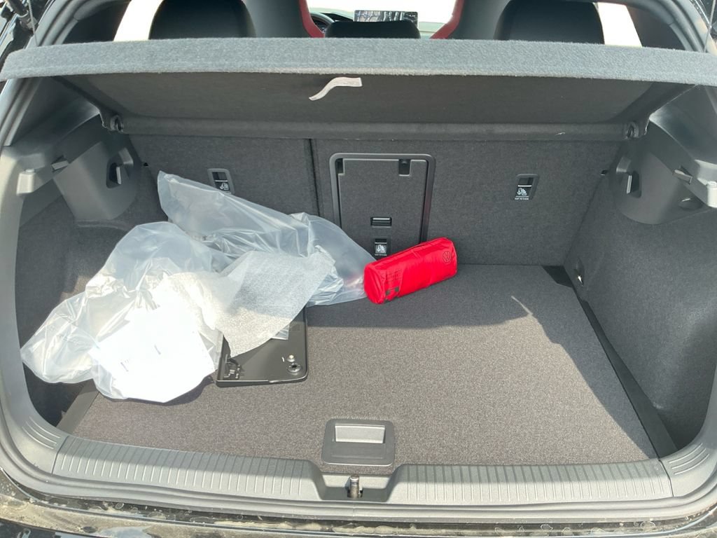 New 2026 Volkswagen GTI SE FWD image 21