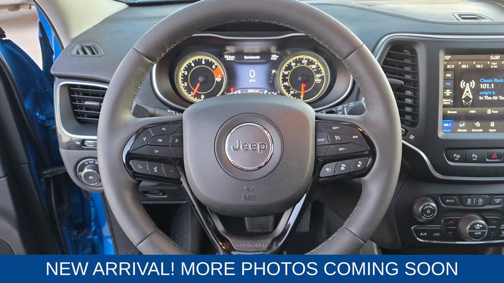 Used 2023 Jeep Cherokee Altitude Lux image 14