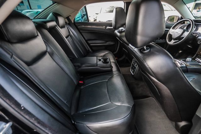 Used 2015 Chrysler 300 C RWD image 62