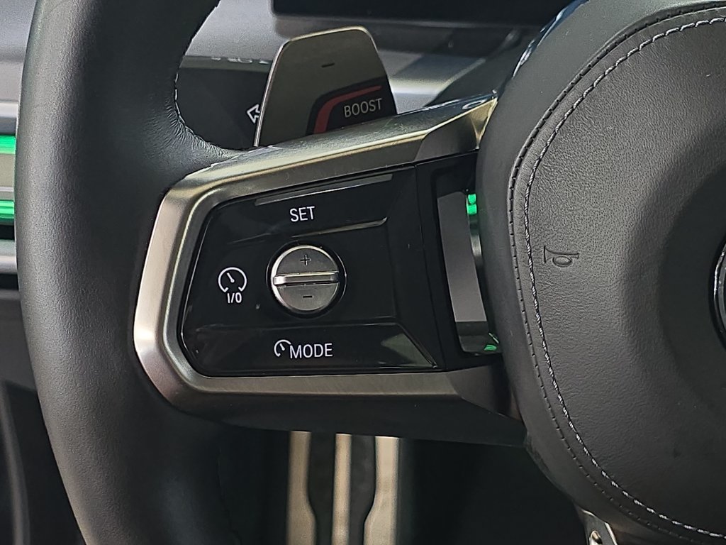 Certified 2023 BMW 760i xDrive AWD/4WD image 20