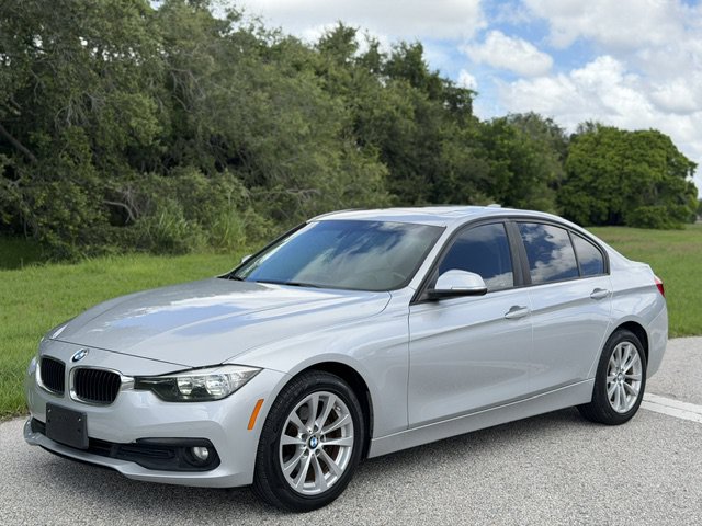 Used 2016 BMW 320i xDrive Sedan AWD/4WD image 1