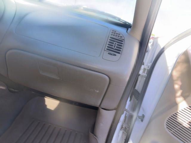 Used 2003 Ford F150 Lariat image 28