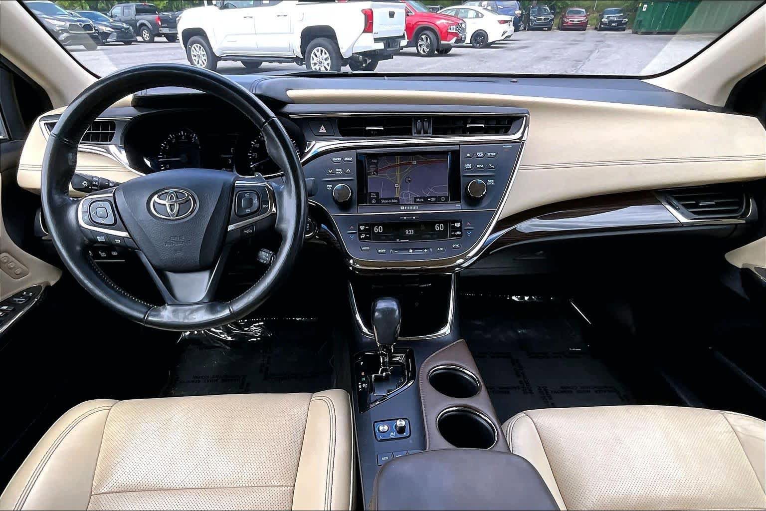 Used 2013 Toyota Avalon Limited w/ Technology Pkg FWD image 16