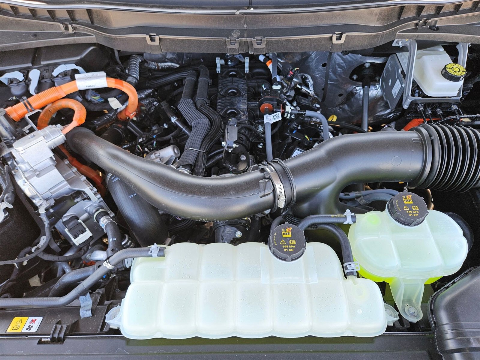 New 2025 Ford F150 Platinum w/ Equipment Group 702A High image 22