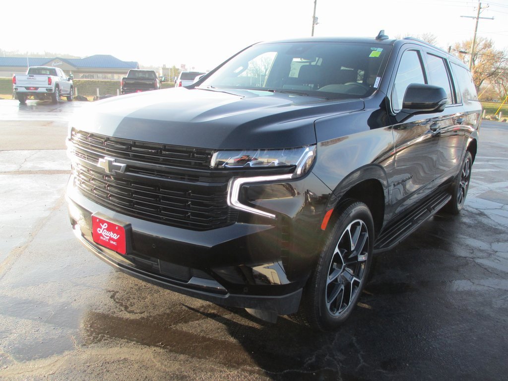 Certified 2024 Chevrolet Suburban RST w/ Sport Performance Package image 10