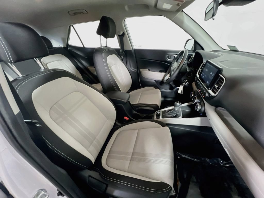 Used 2021 Hyundai Venue SEL w/ Cargo Package FWD image 24