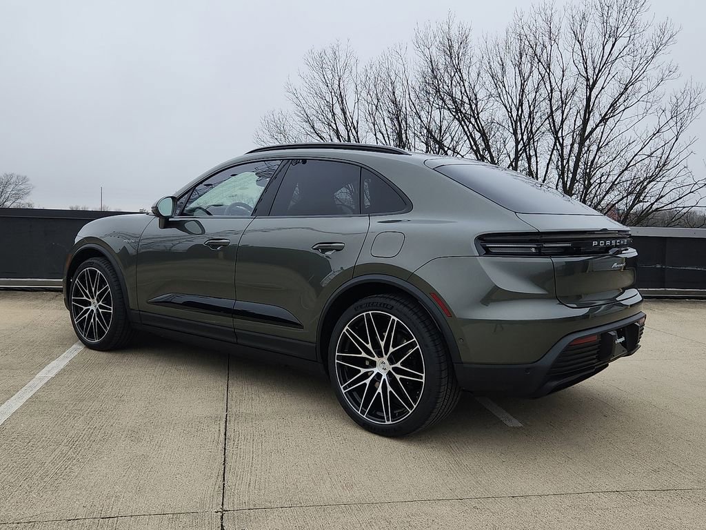 New 2026 Porsche Macan 4 Electric AWD/4WD image 3