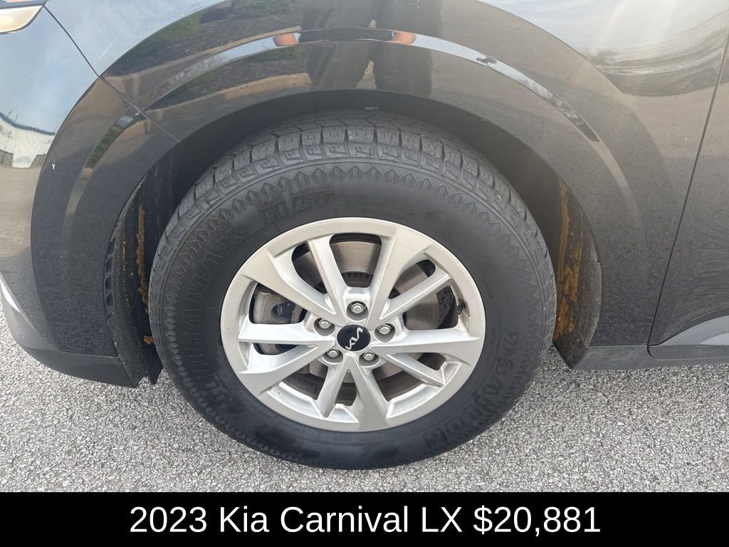 Used 2023 Kia Carnival LX image 9
