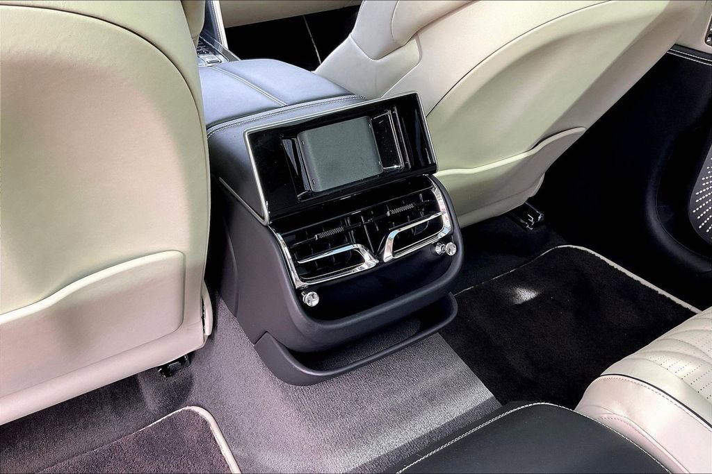 Used 2022 Bentley Flying Spur V8 image 10