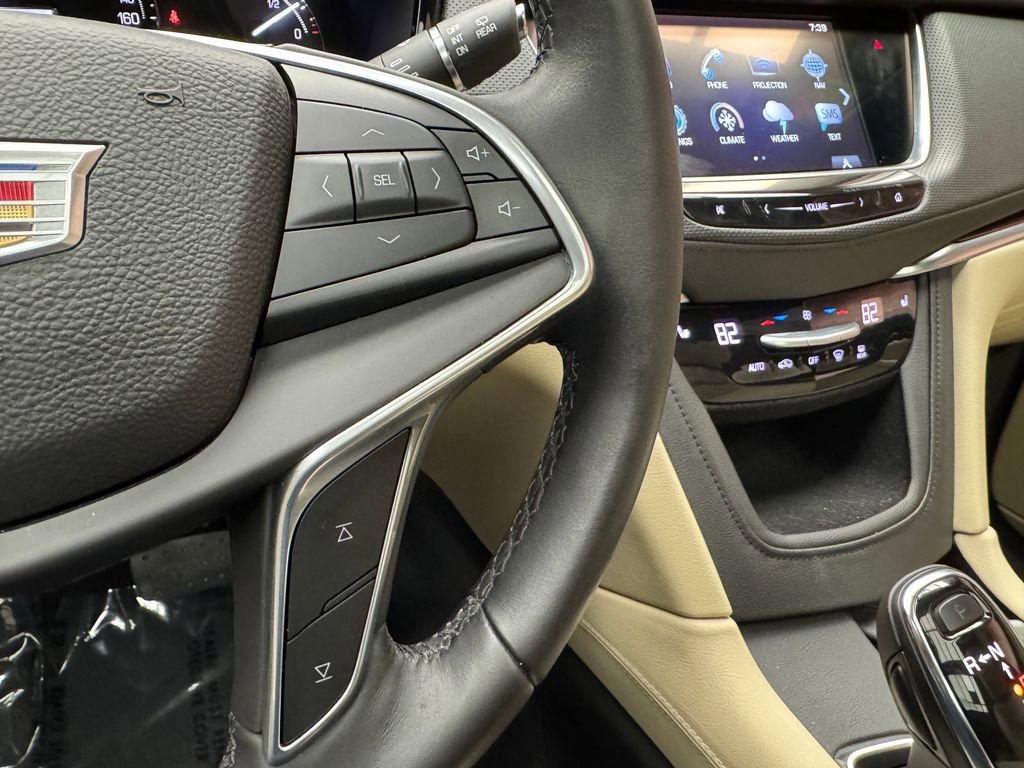 Used 2017 Cadillac XT5 Luxury w/ Driver Awareness Package image 18