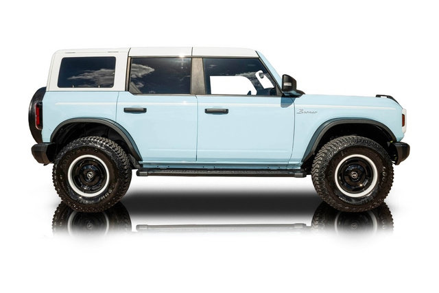 Used 2023 Ford Bronco Heritage Edition AWD/4WD image 2