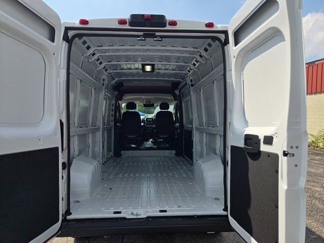 New 2025 RAM ProMaster 2500 w/ Convenience Group FWD image 9