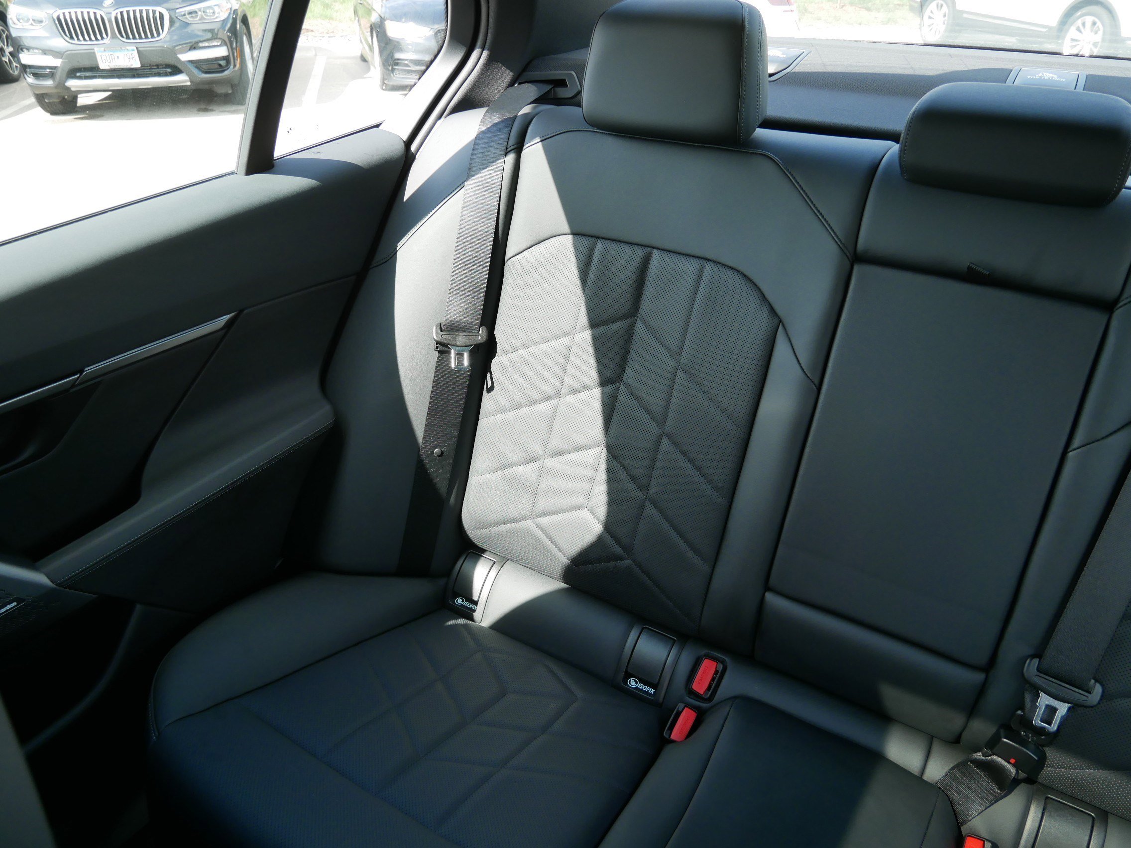 Used 2024 BMW i5 eDrive40i w/ Premium Package image 12