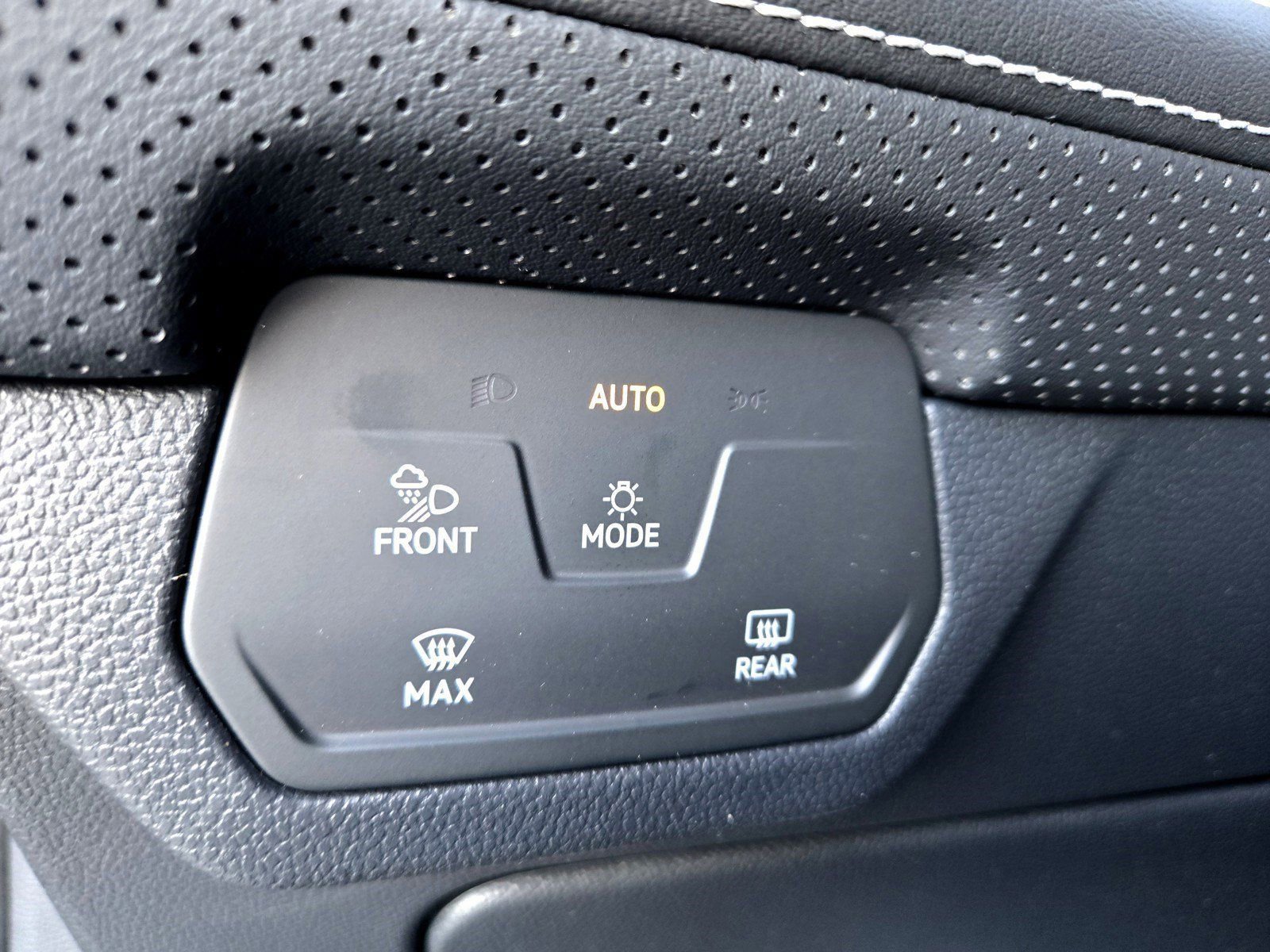 New 2025 Volkswagen Atlas Cross Sport SEL Premium R-Line image 17