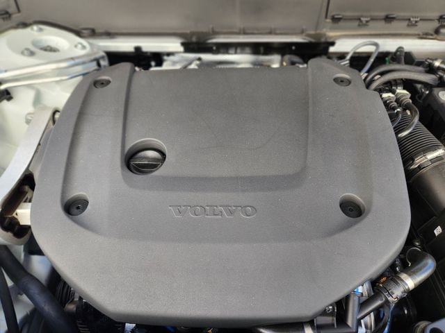 New 2026 Volvo XC90 B6 Plus w/ Protection Package Premier AWD/4WD image 18