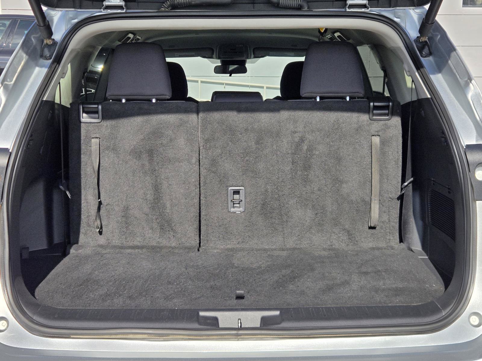 Used 2024 Toyota Highlander LE FWD image 29