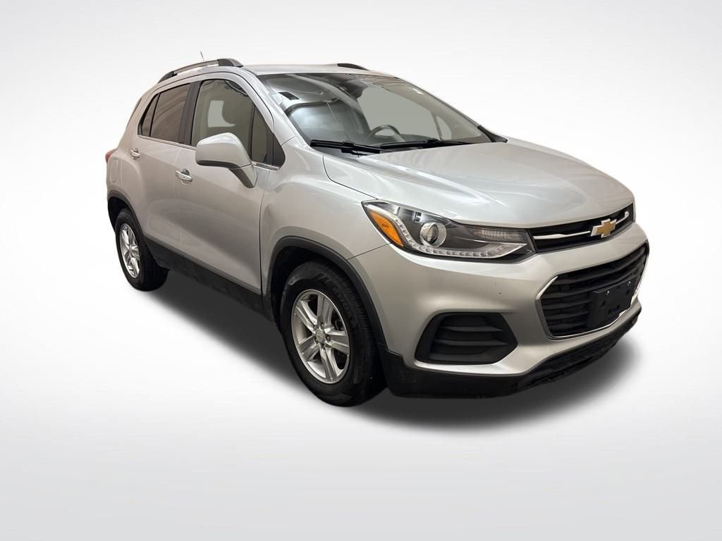 Used 2018 Chevrolet Trax LT w/ LT Convenience Package image 3