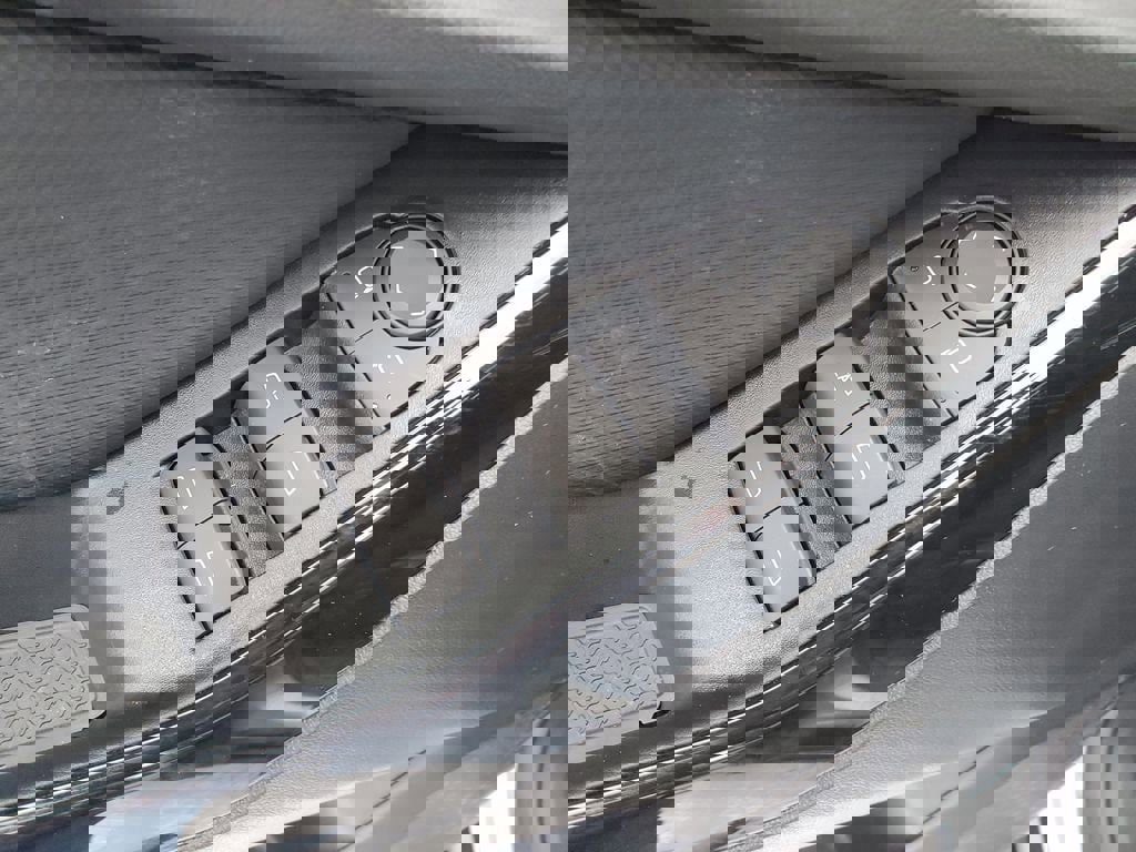 New 2026 Chevrolet Equinox LT image 6