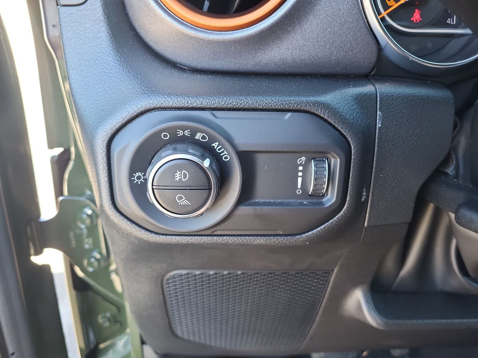 Used 2023 Jeep Gladiator Mojave w/ Cold Weather Group AWD/4WD image 30
