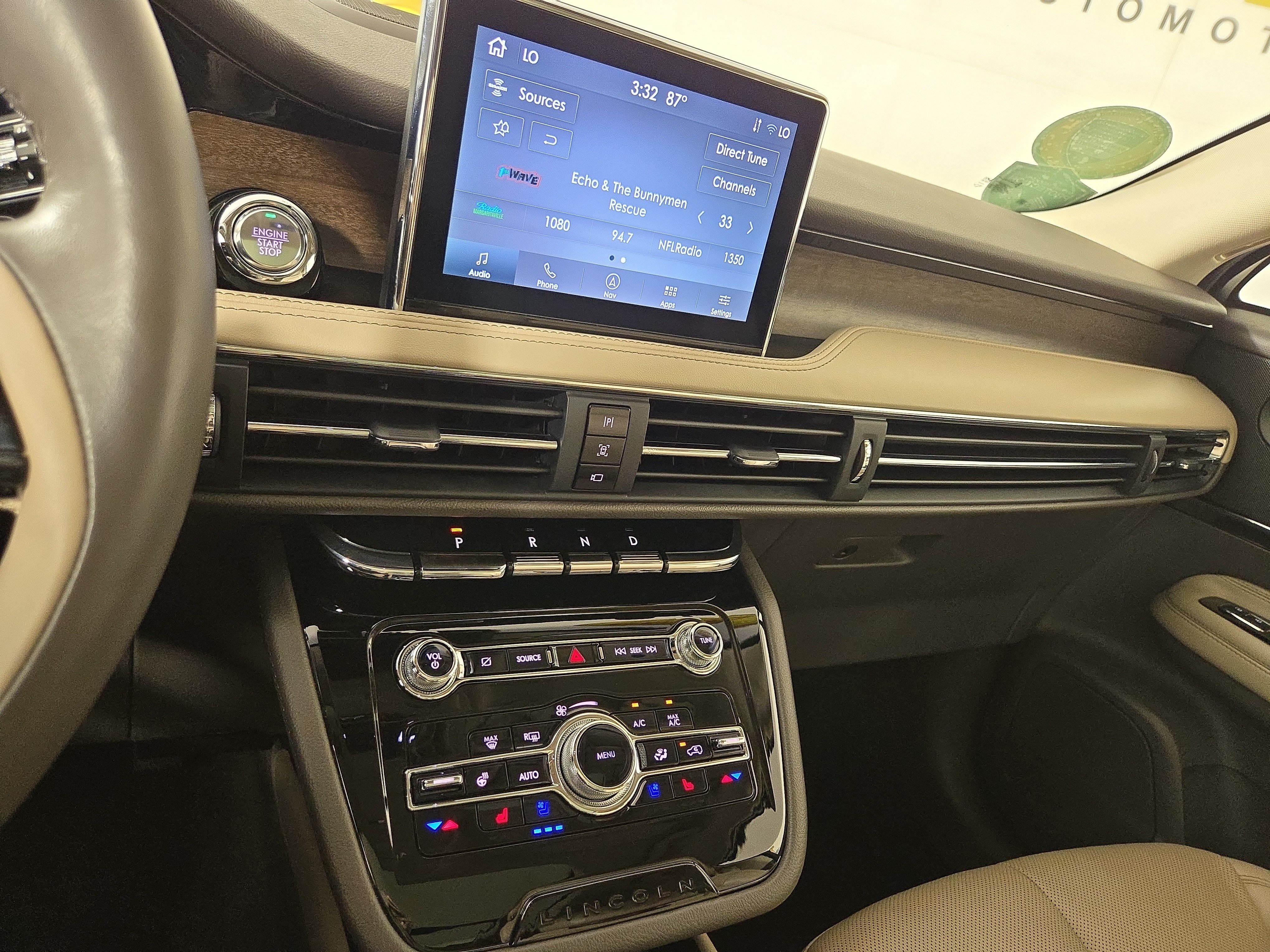 Used 2022 Lincoln Corsair Reserve w/ Luxury Package AWD/4WD image 23