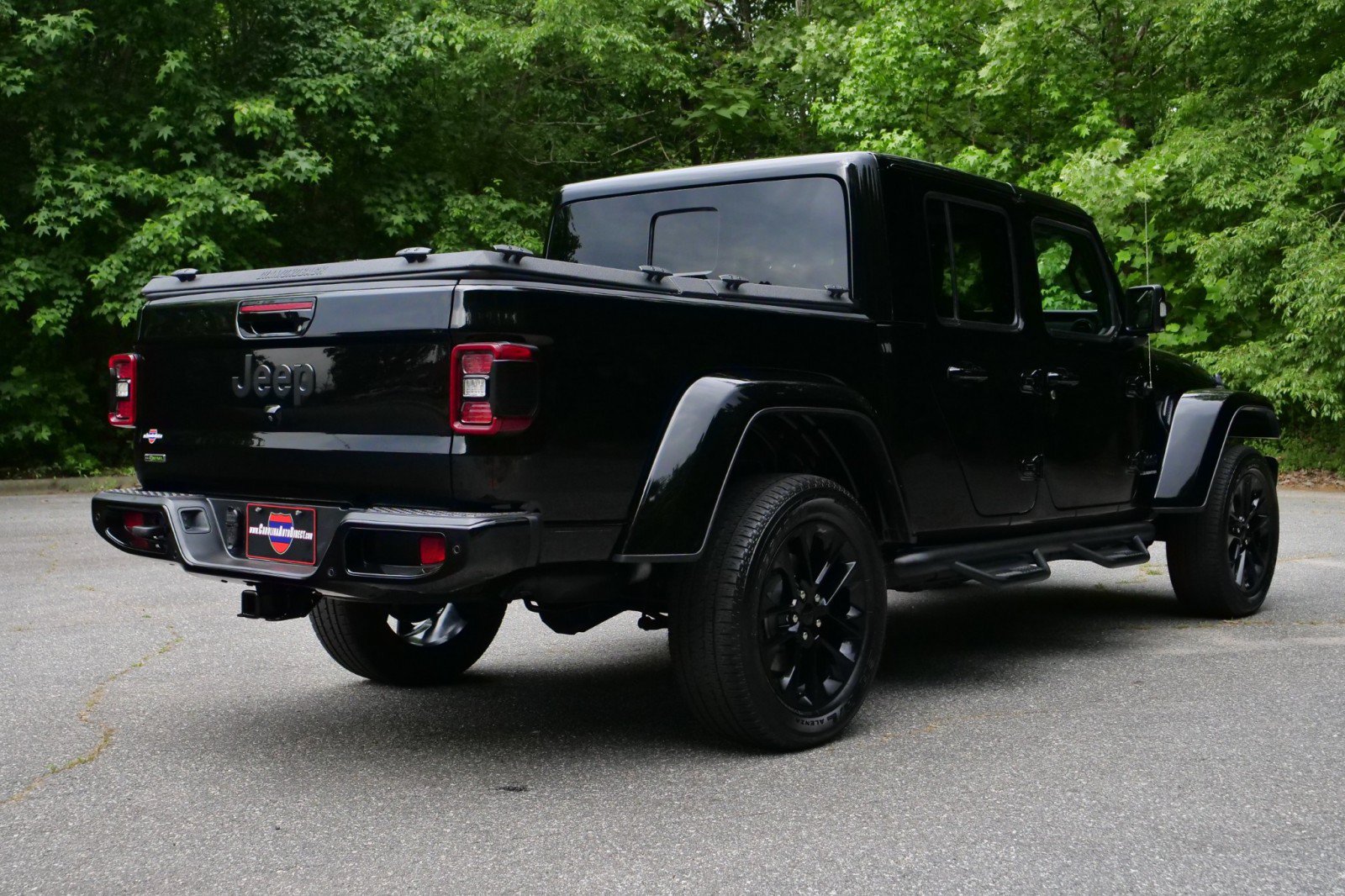 Used 2023 Jeep Gladiator Overland AWD/4WD image 18