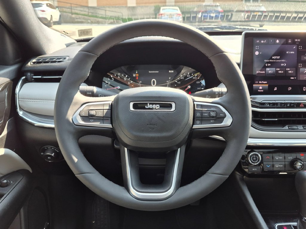 Used 2023 Jeep Compass Limited w/ Sun and Sound Group AWD/4WD image 14
