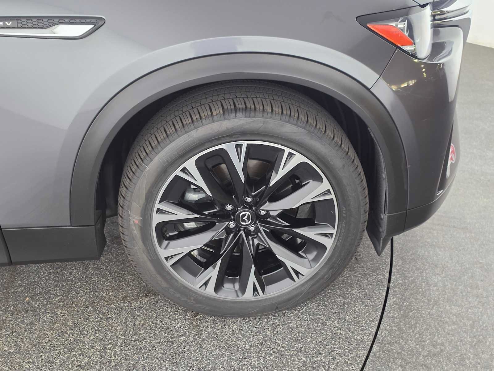 Used 2024 MAZDA CX-90 Plug-In Hybrid w/ Premium Plus AWD/4WD image 9