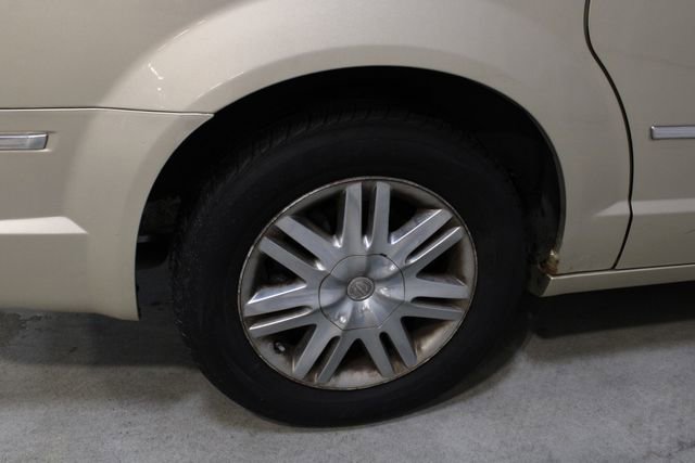 Used 2010 Chrysler Town & Country Touring FWD image 23