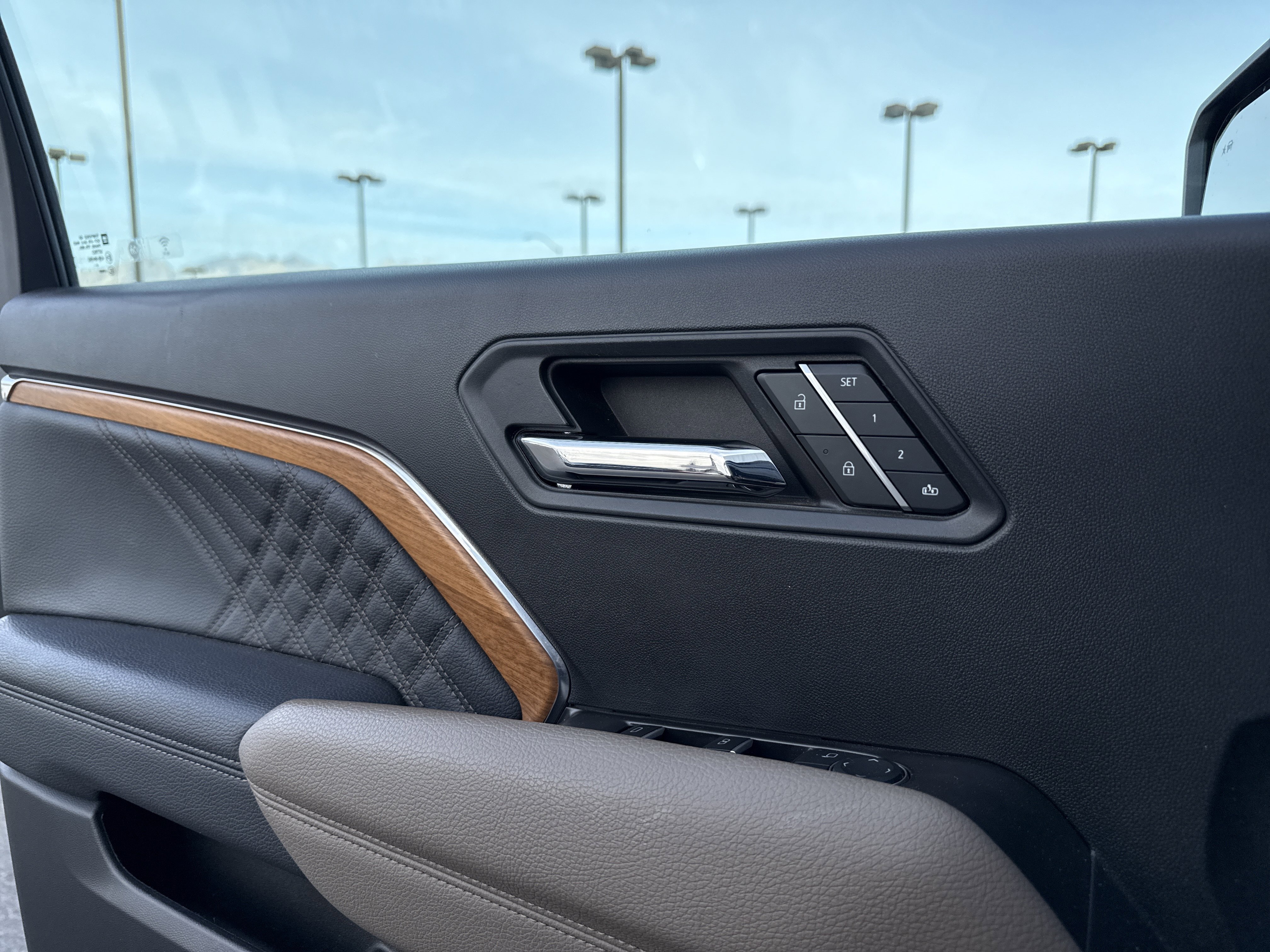 Used 2024 GMC Canyon Denali w/ LPO, Denali Black Edition image 14