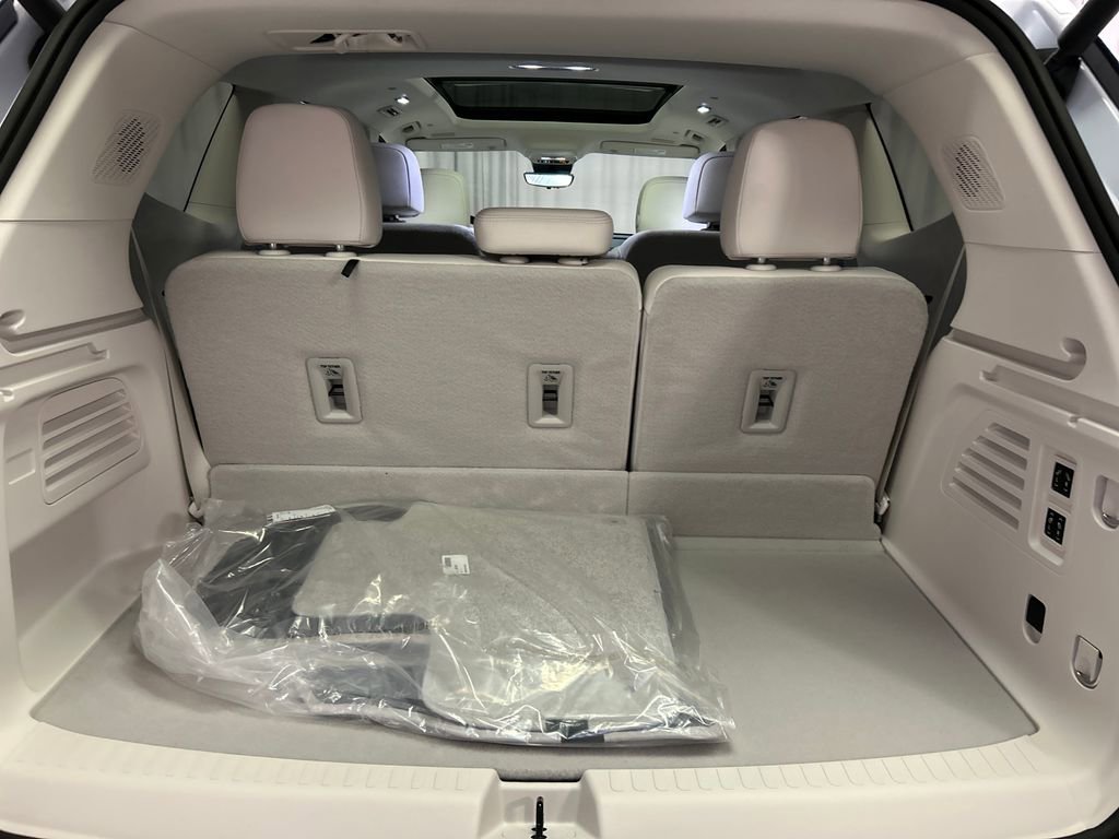 New 2026 Buick Enclave Avenir w/ Super Cruise Package image 24