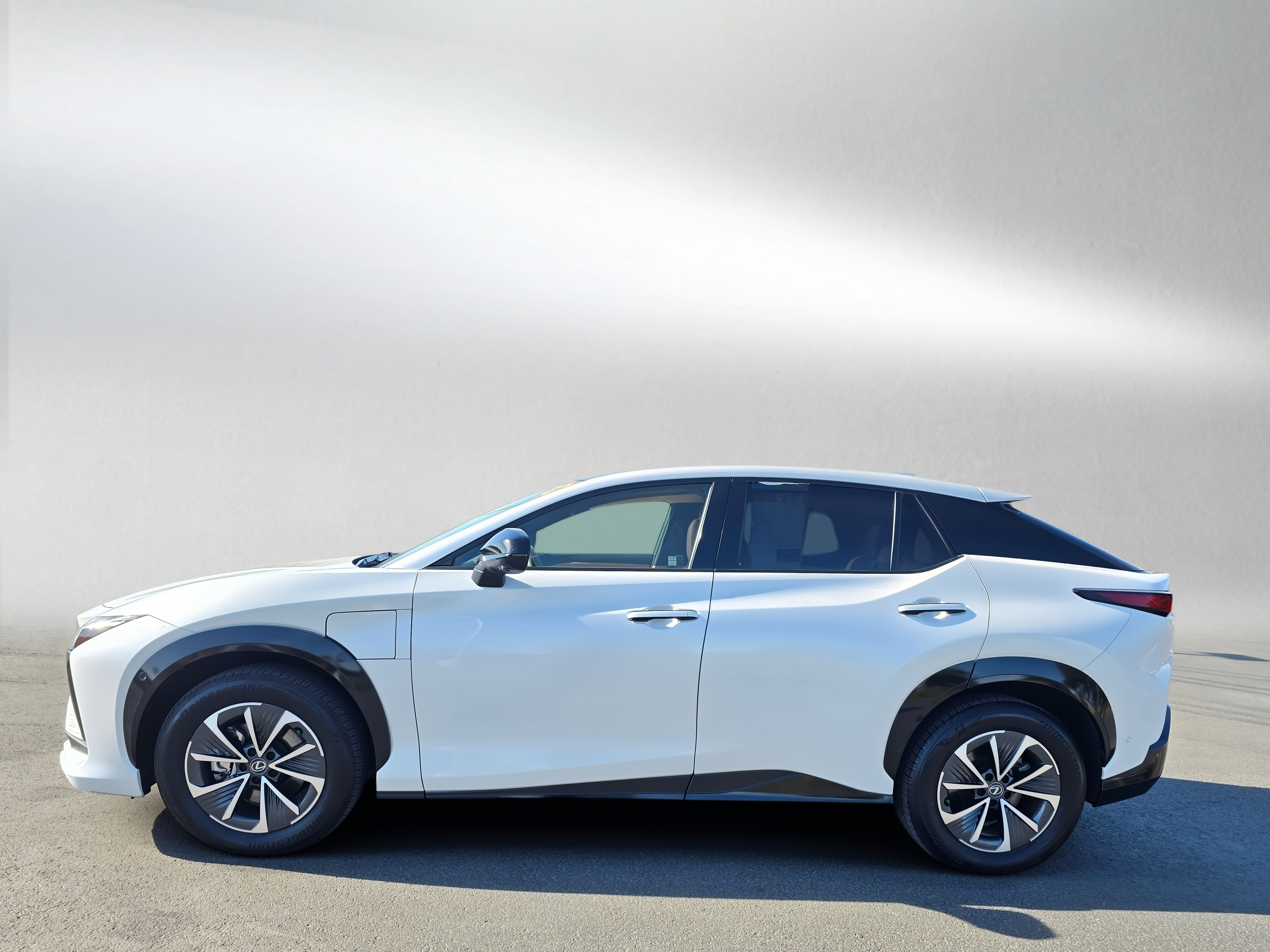 Used 2023 Lexus RZ 450e Premium w/ Technology Package AWD/4WD image 2