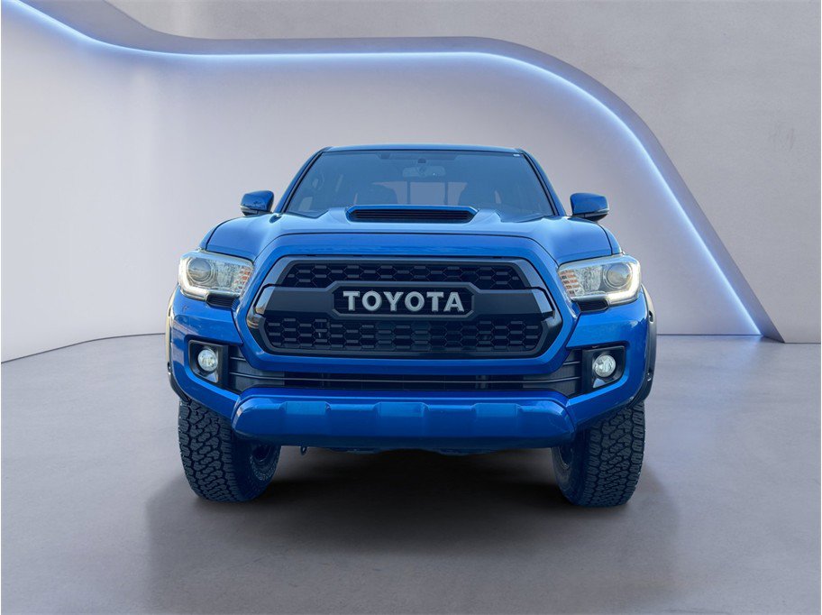 Used 2016 Toyota Tacoma TRD Sport w/ Towing Package RWD image 2