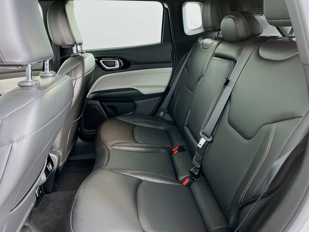 Used 2023 Jeep Compass Limited image 31