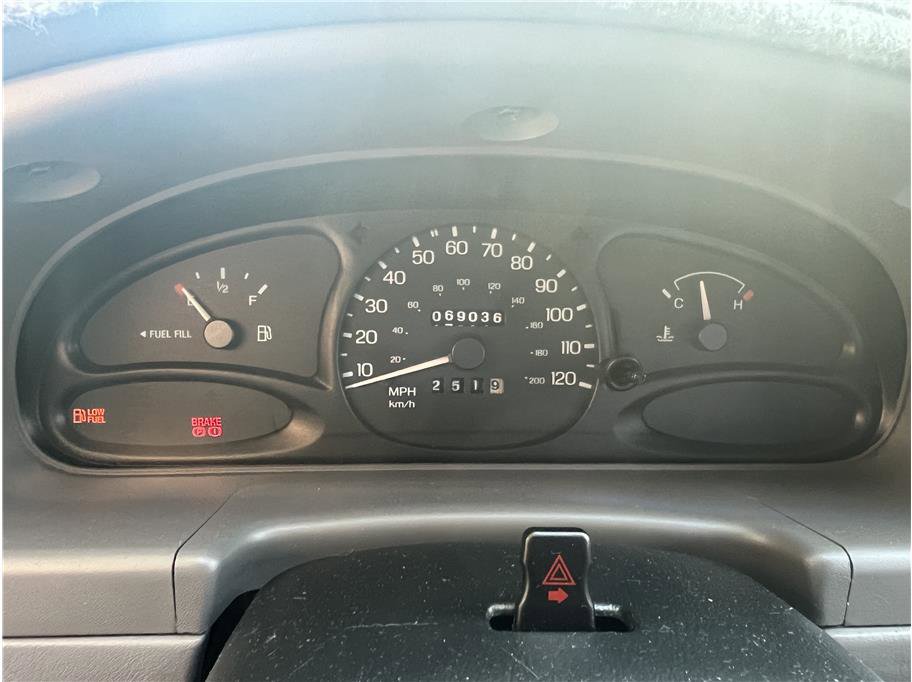 Used 1998 Ford Escort LX image 15