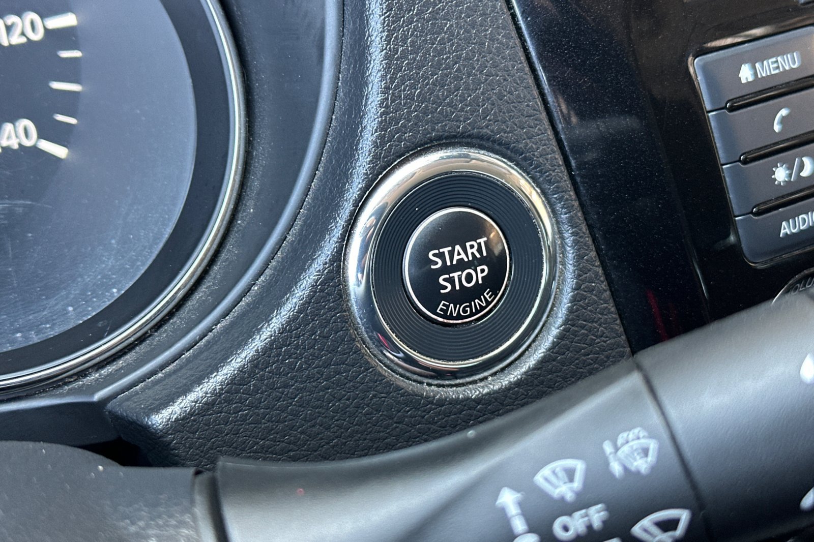 Used 2019 Nissan Rogue SV FWD image 16