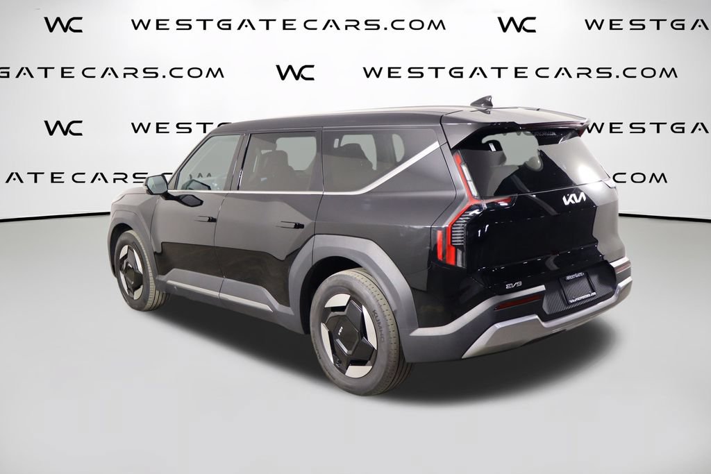 Used 2024 Kia EV9 Light Long Range RWD image 41