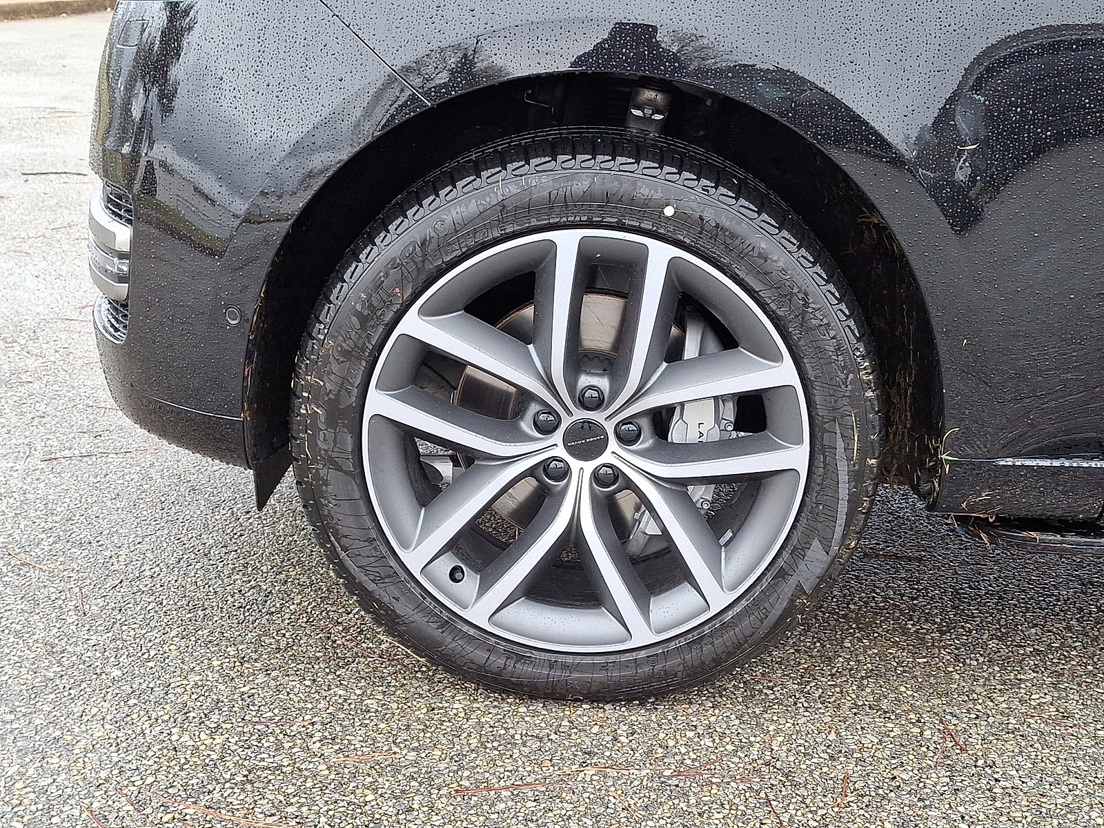 New 2026 Land Rover Range Rover Long Wheelbase SE image 2