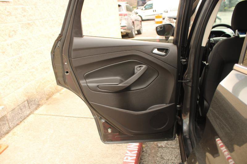 Used 2018 Ford Escape SE FWD image 18