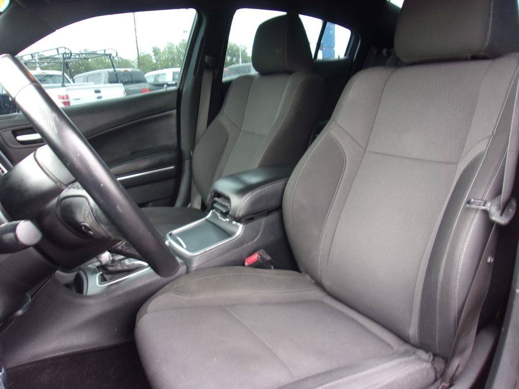 Used 2018 Dodge Charger SXT Plus RWD image 9