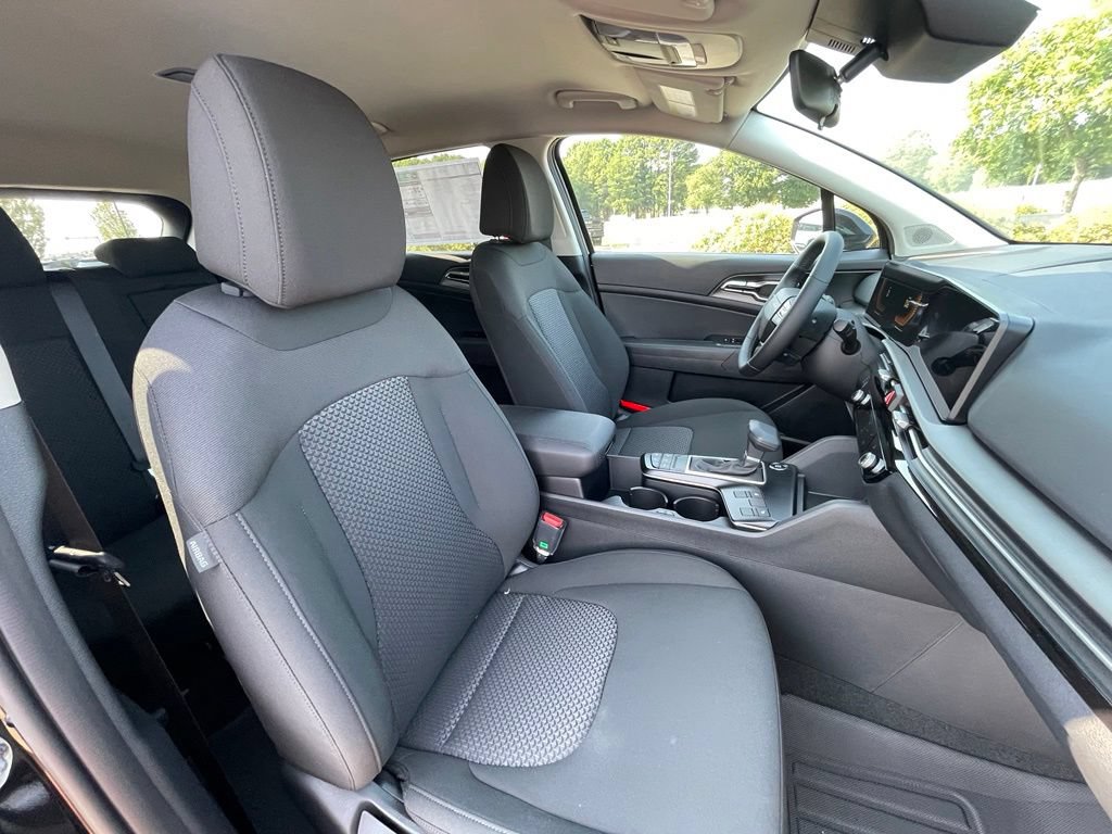 New 2026 Kia Sportage LX w/ LX Convenience Package FWD image 31