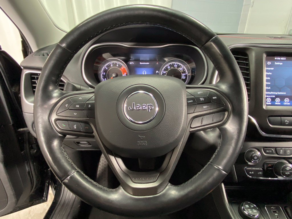 Used 2021 Jeep Cherokee Trailhawk AWD/4WD image 20
