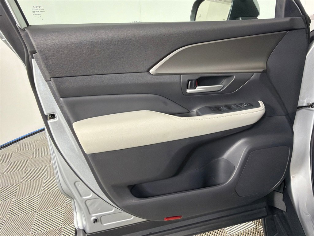 Used 2026 Toyota Grand Highlander XLE image 10