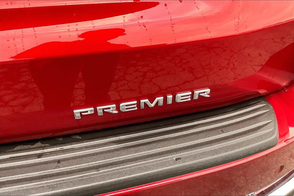 New 2025 Chevrolet Suburban Premier w/ Sun And Tow Package AWD/4WD image 9
