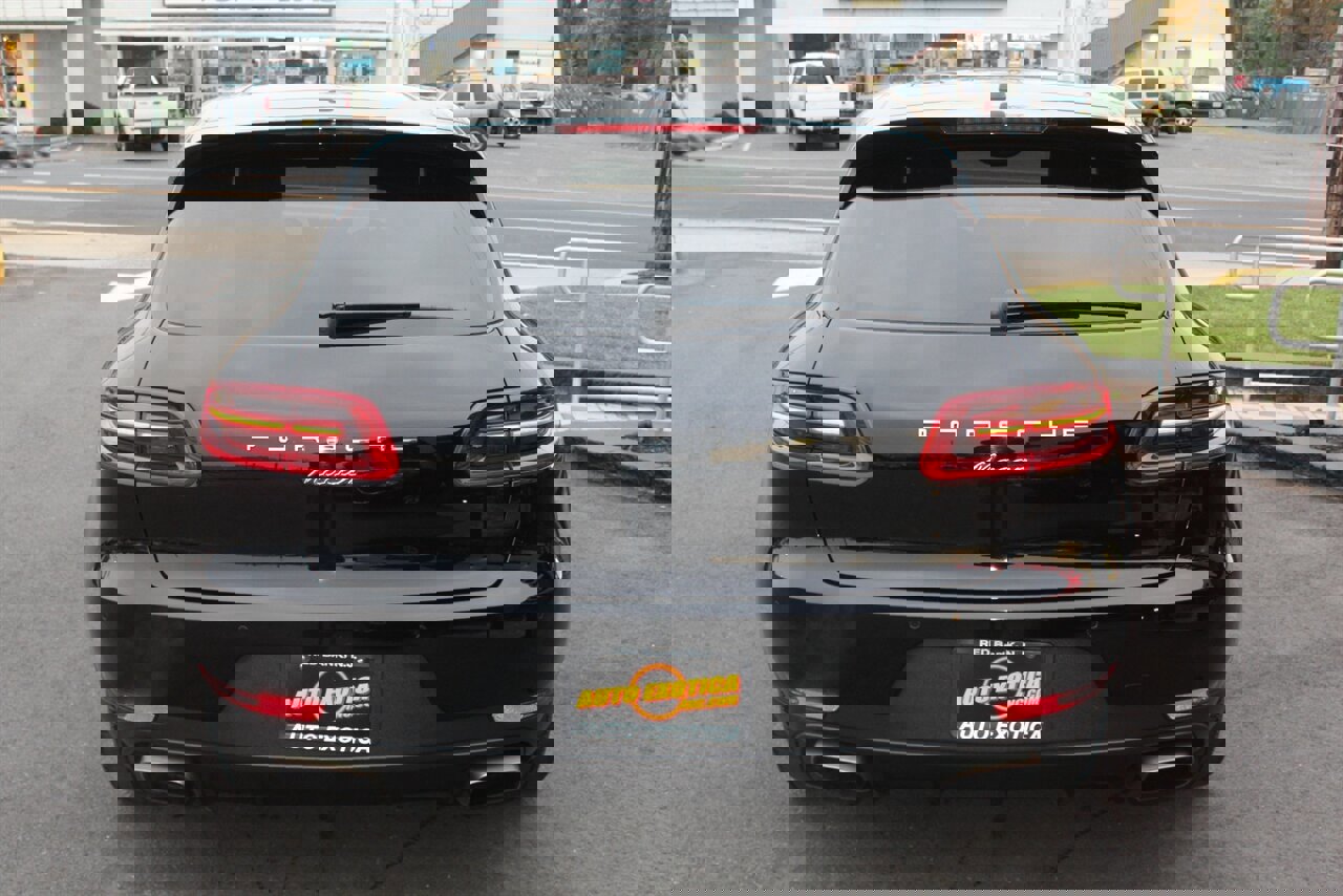 Used 2018 Porsche Macan image 23