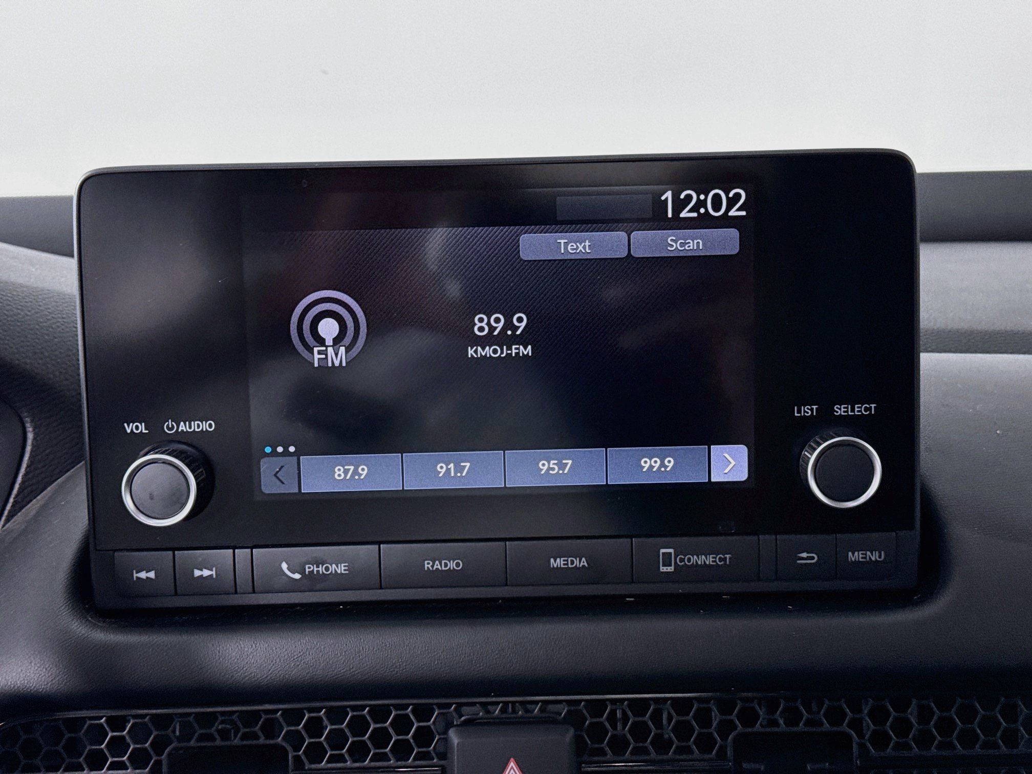 Used 2023 Honda HR-V LX image 14