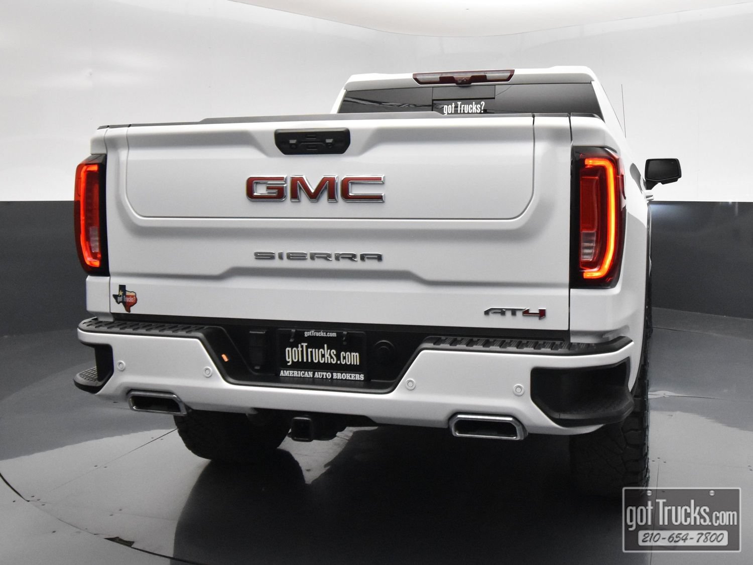 Used 2023 GMC Sierra 1500 AT4 w/ Technology Package AWD/4WD image 6