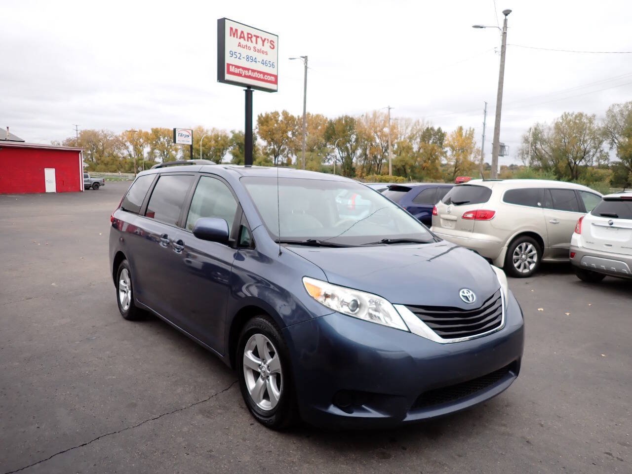 Used 2014 Toyota Sienna LE FWD image 1