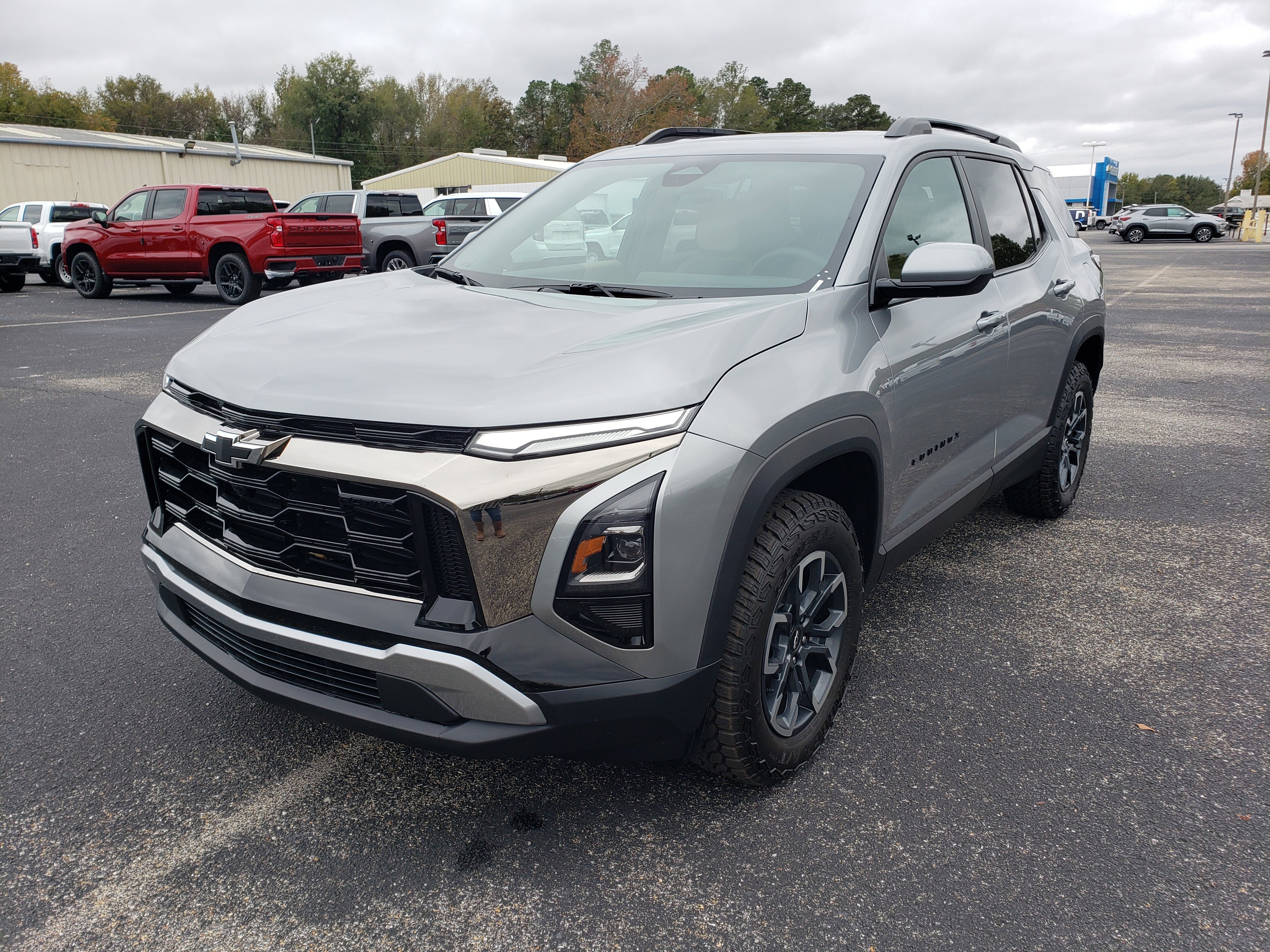 New 2026 Chevrolet Equinox ACTIV image 2