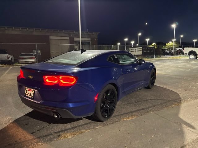Used 2020 Chevrolet Camaro LT RWD image 7